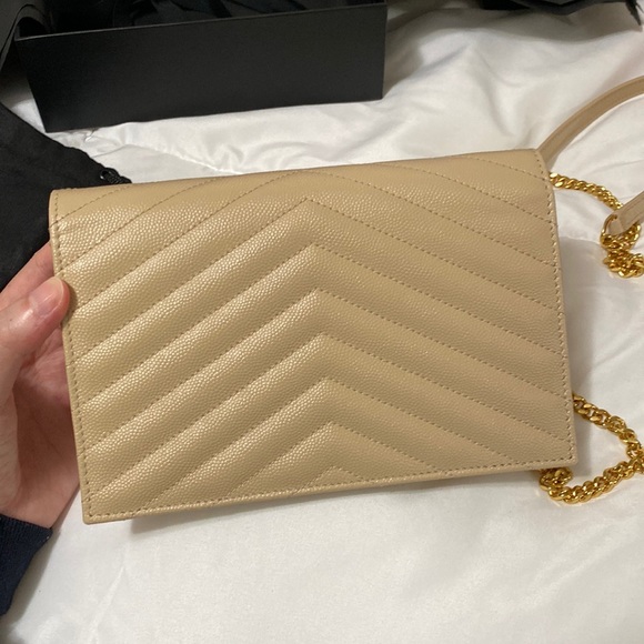 ❌Sold❌Saint Laurent Cassandre Matelasse Envelope LeatherWalletonChain NudePowder - Picture 4 of 16